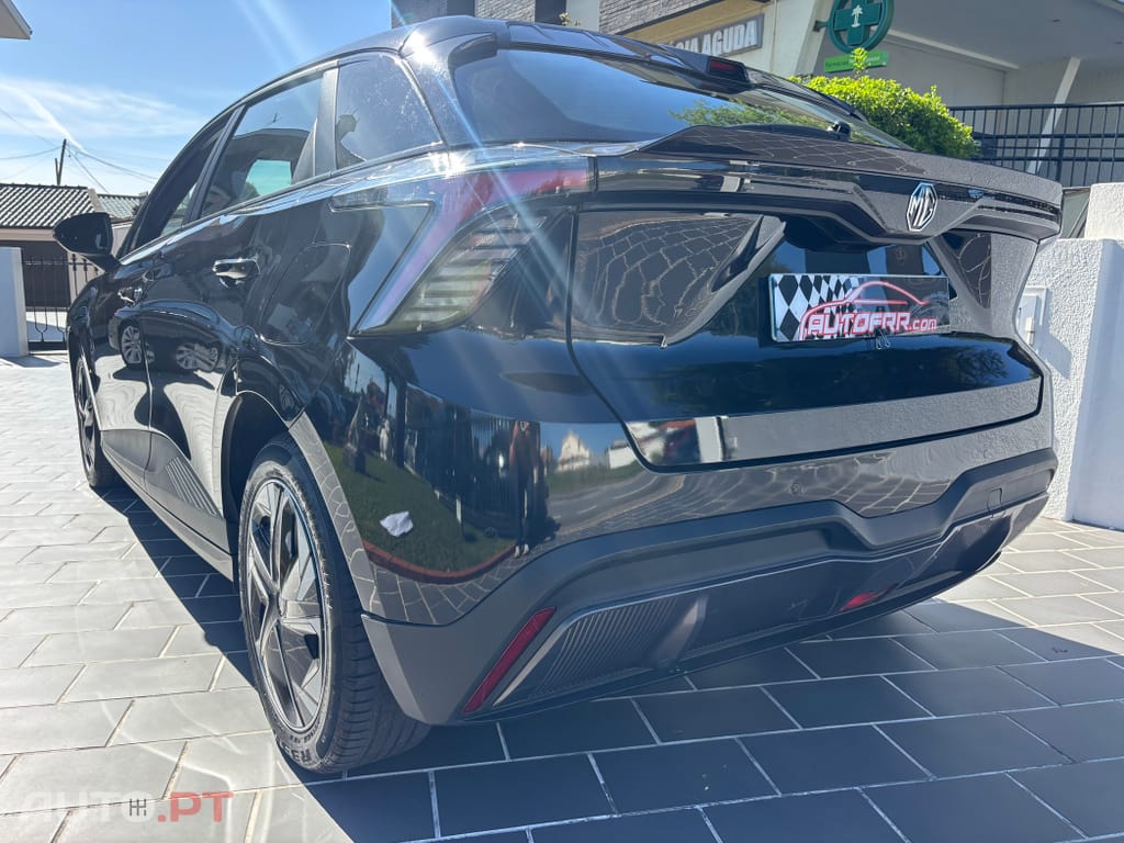 MG MG4 64 kWh Luxury