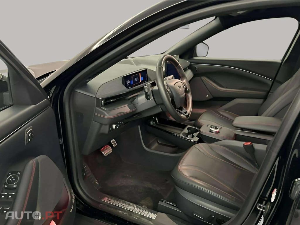 Ford Mustang Mach-E I.V.A DEDUTÍVEL AWD
