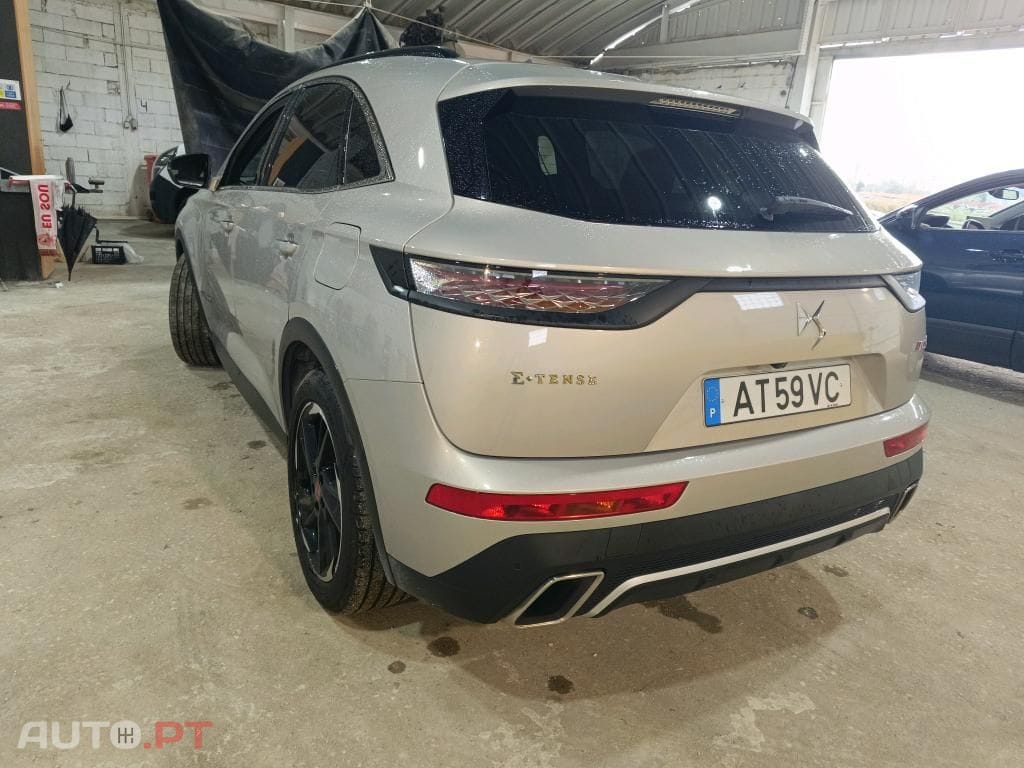 DS DS7 Crossback E-Tense Performance Line EAT8