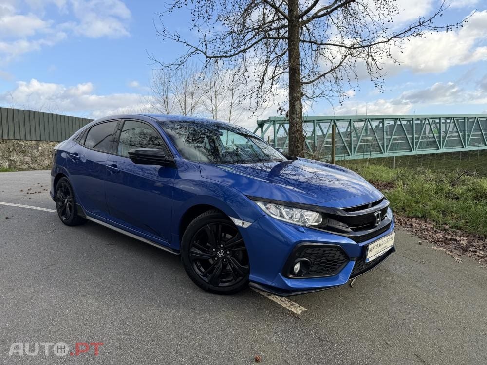 Honda Civic 1.0 i-VTEC Dynamic CVT