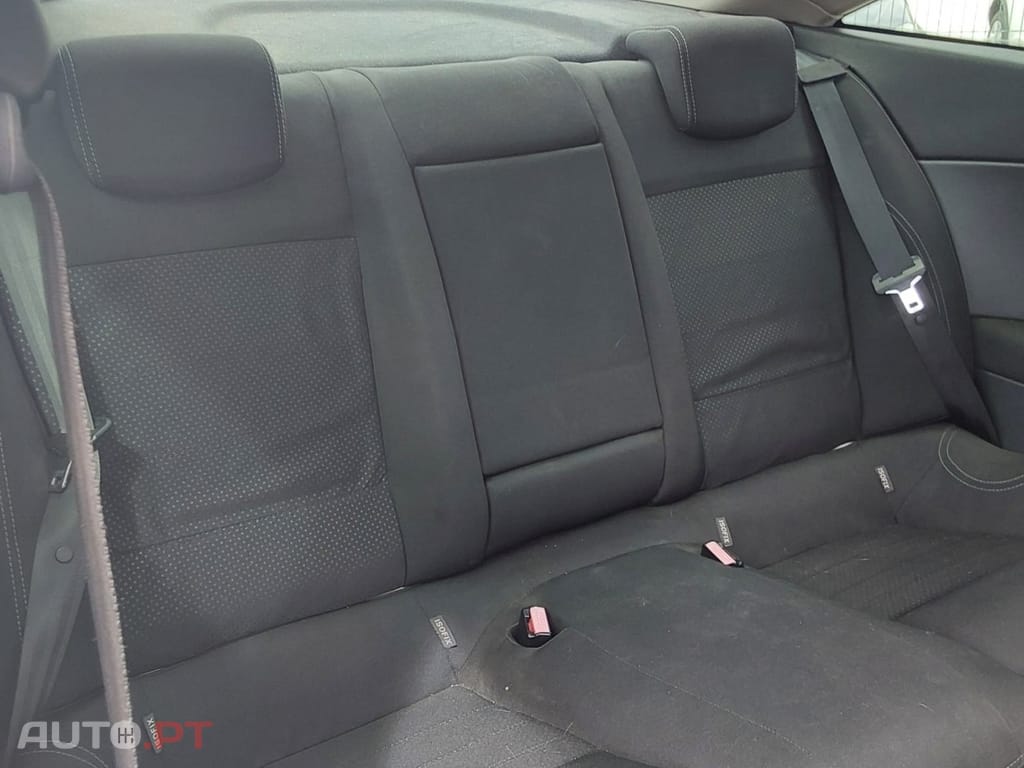 Renault Laguna Coupe Laguna Coupe 2.0 dCi Dynamique S 4Control