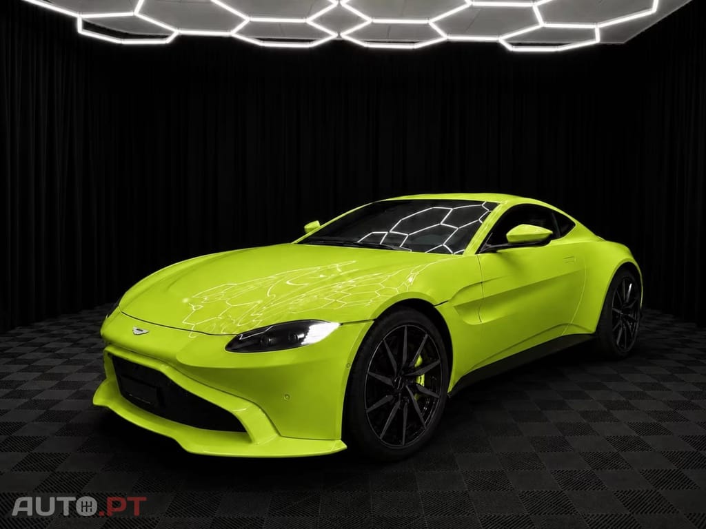Aston Martin Vantage Coupé V8