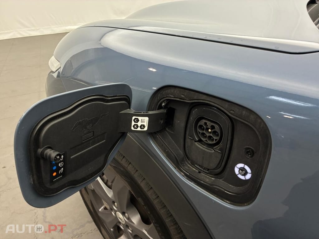 Ford Mustang Mach-E Standard Range