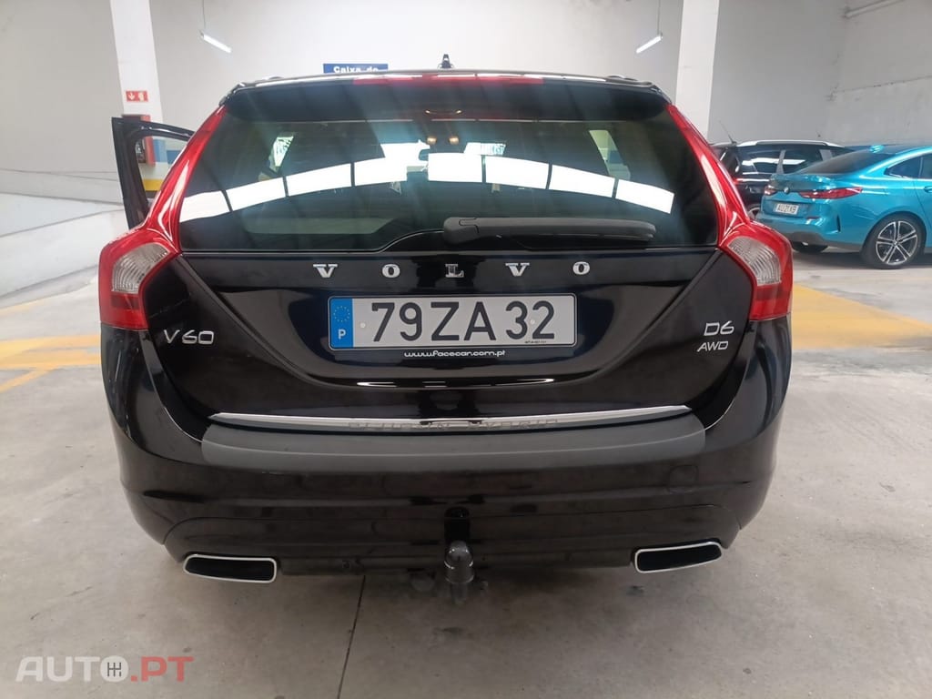 Volvo V60 2.4 D6 Momentum AWD Phev
