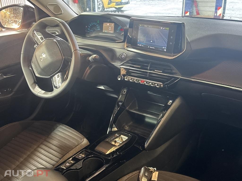 Peugeot E-2008 50 kWh Active Pack