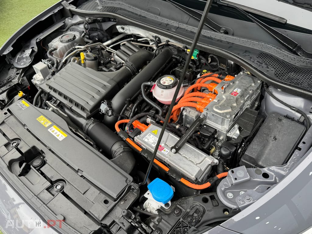 Cupra Leon 1.4 e-Hybrid VZ DSG