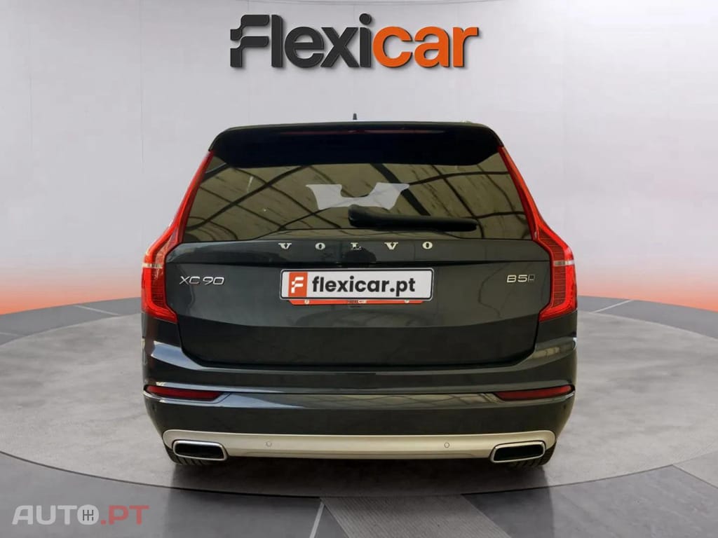 Volvo XC90 2.0 B5 Momentum Plus AWD