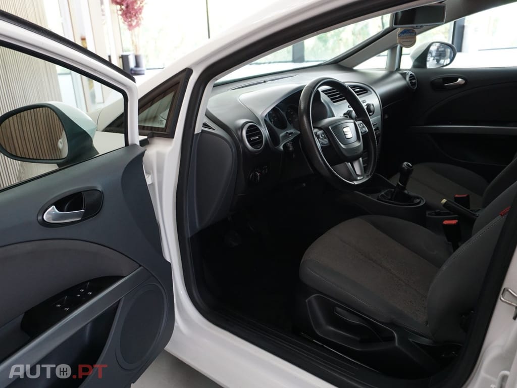 SEAT Leon 1.4 TSI Reference — fotografia 5