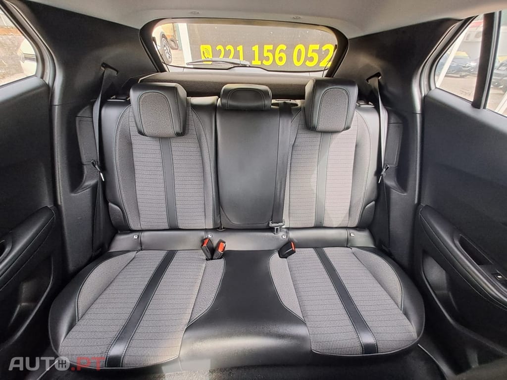 Peugeot E-2008 50 kWh Allure Pack