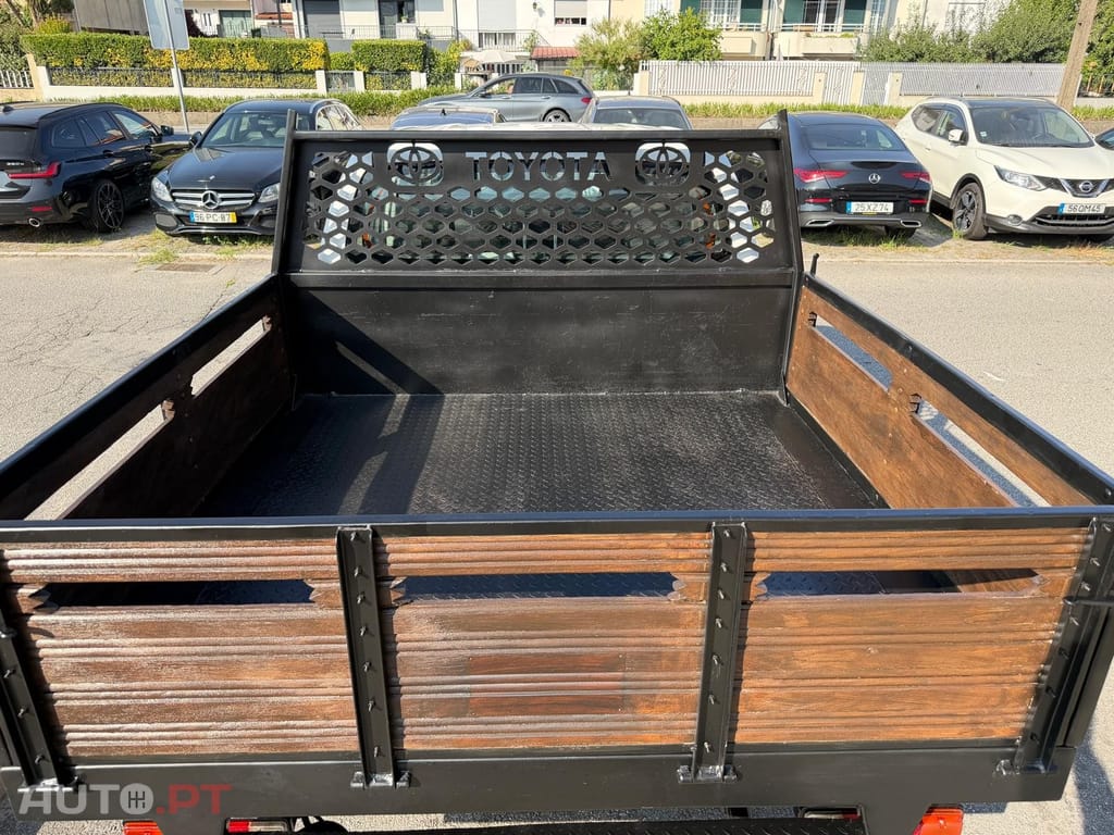 Toyota Hilux 2.4 D-4D 4WD CD CH