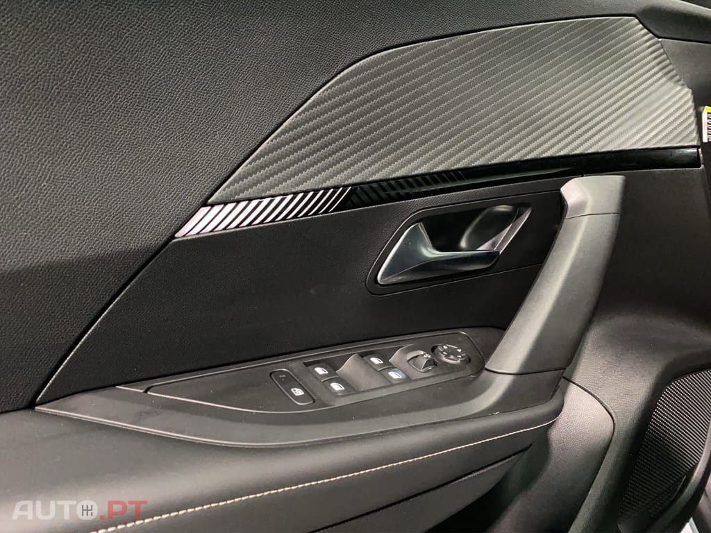 Peugeot E-2008 54 kWh Allure