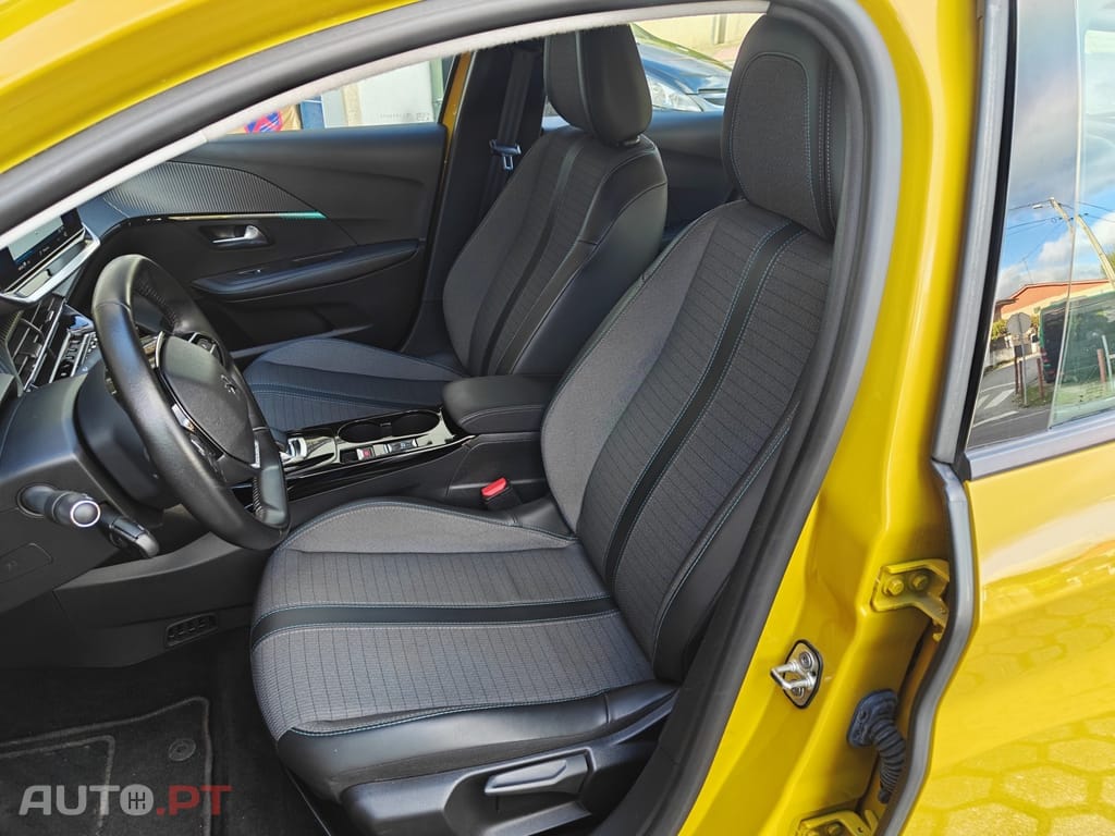 Peugeot E-208 50 kWh Allure Pack