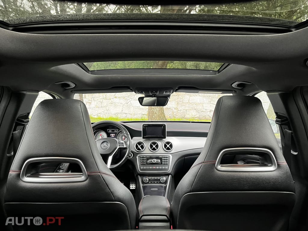 Mercedes-Benz GLA 220 Automático