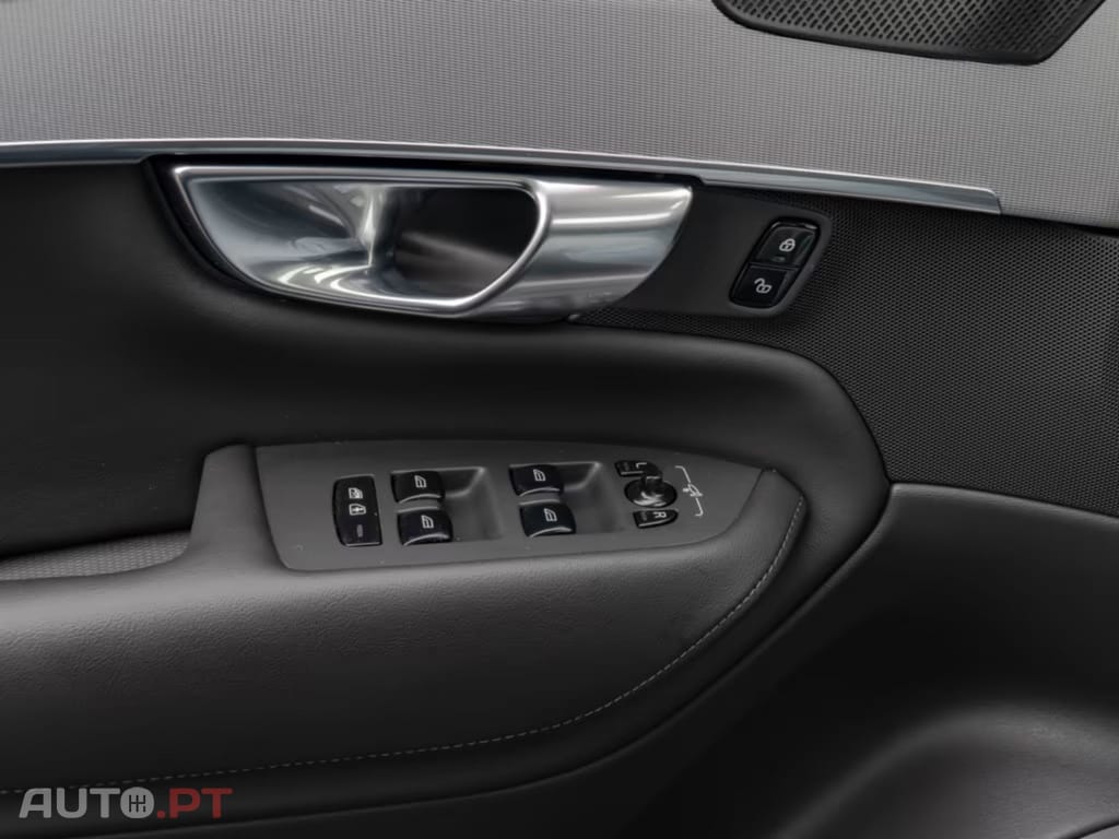 Volvo XC90 T8 AWD Plus