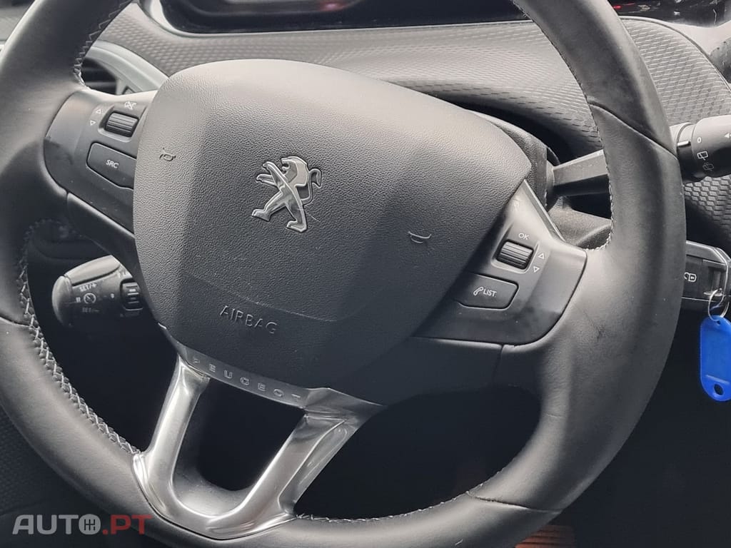Peugeot 2008 1.2 PureTech Style