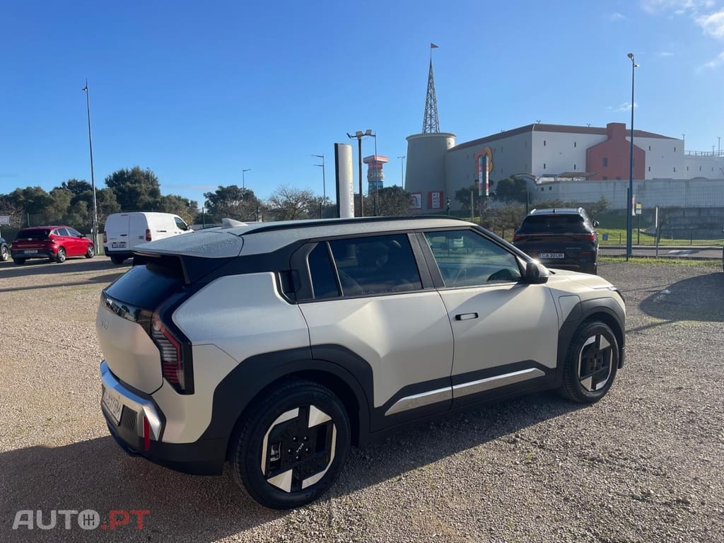 Kia EV3 58.3 kWh Drive