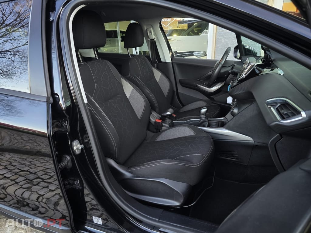 Peugeot 2008 1.2 PureTech Style