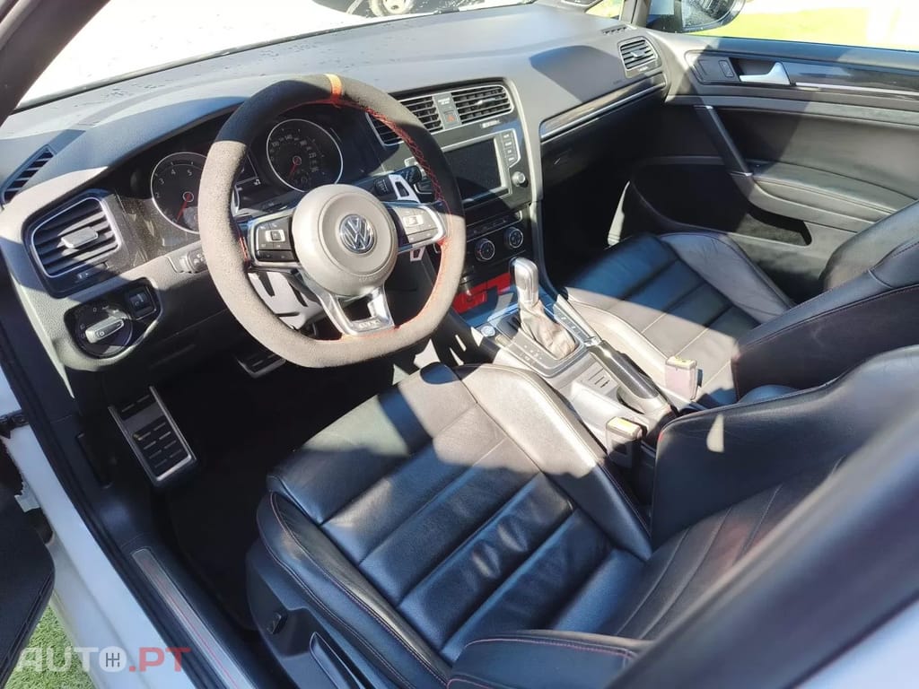 Volkswagen Golf GTI Performance BlueMotion DSG