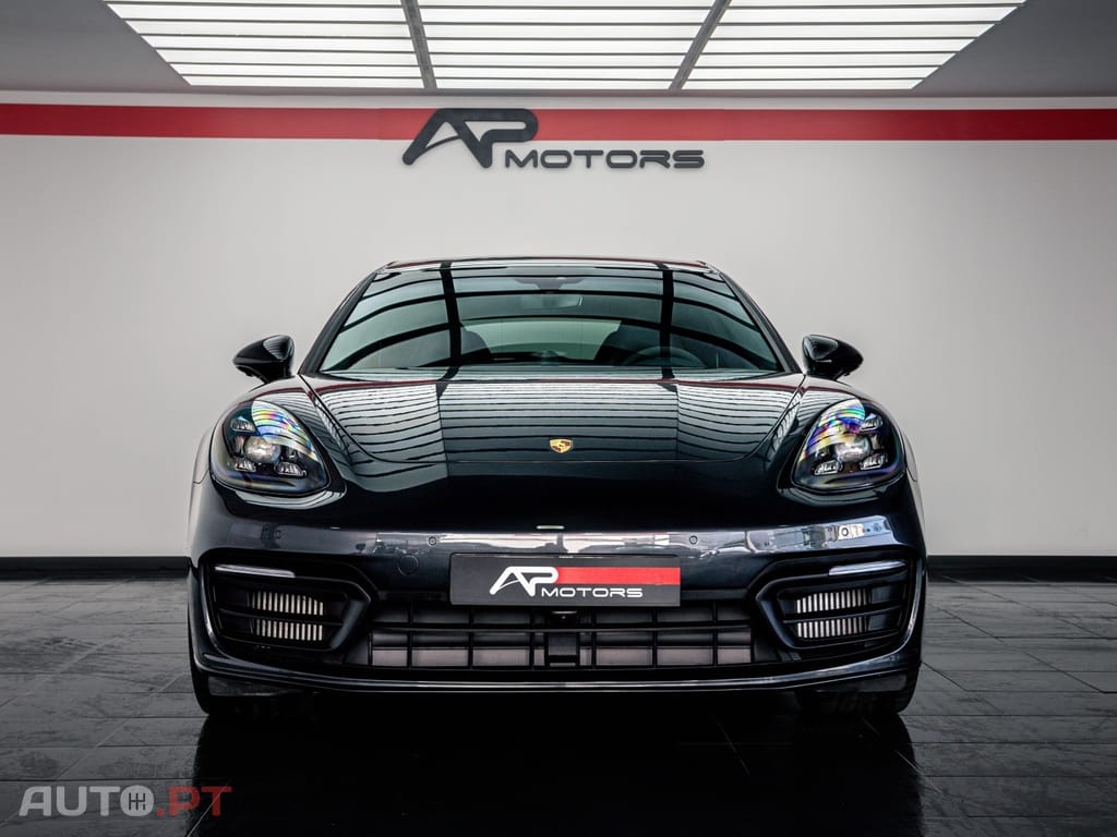Porsche Panamera 4 E-Hybrid Platinum Edition