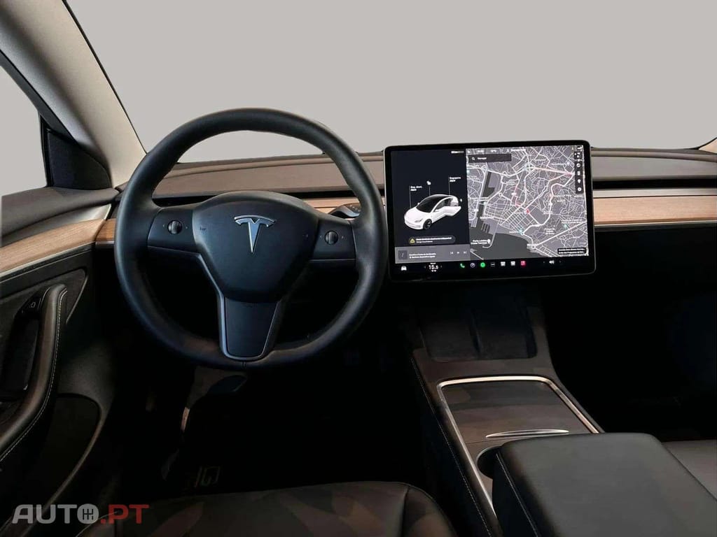 Tesla Model 3 Stander 