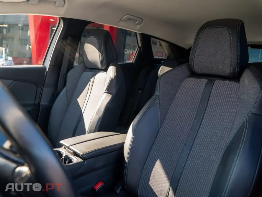 Peugeot 3008 1.6 Hybrid Allure Pack e-EAT8