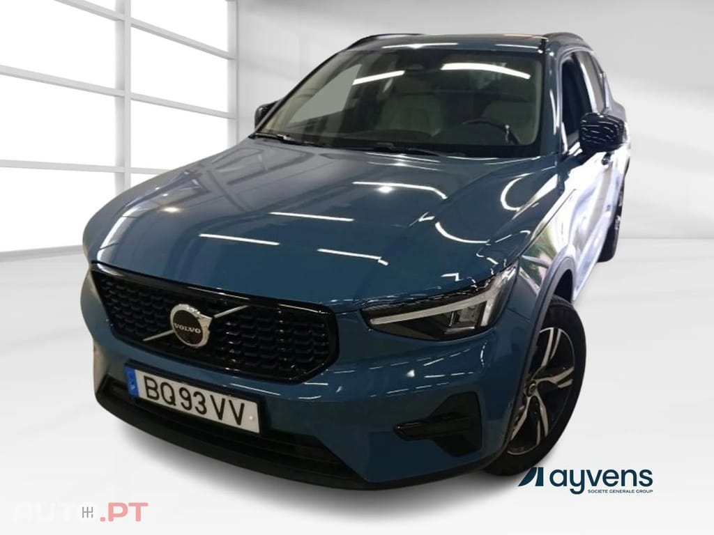 Volvo XC40 2.0 B3 Plus Dark