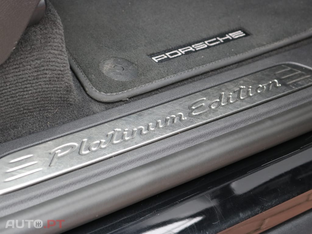 Porsche Cayenne Platinum Edition — fotografia 17