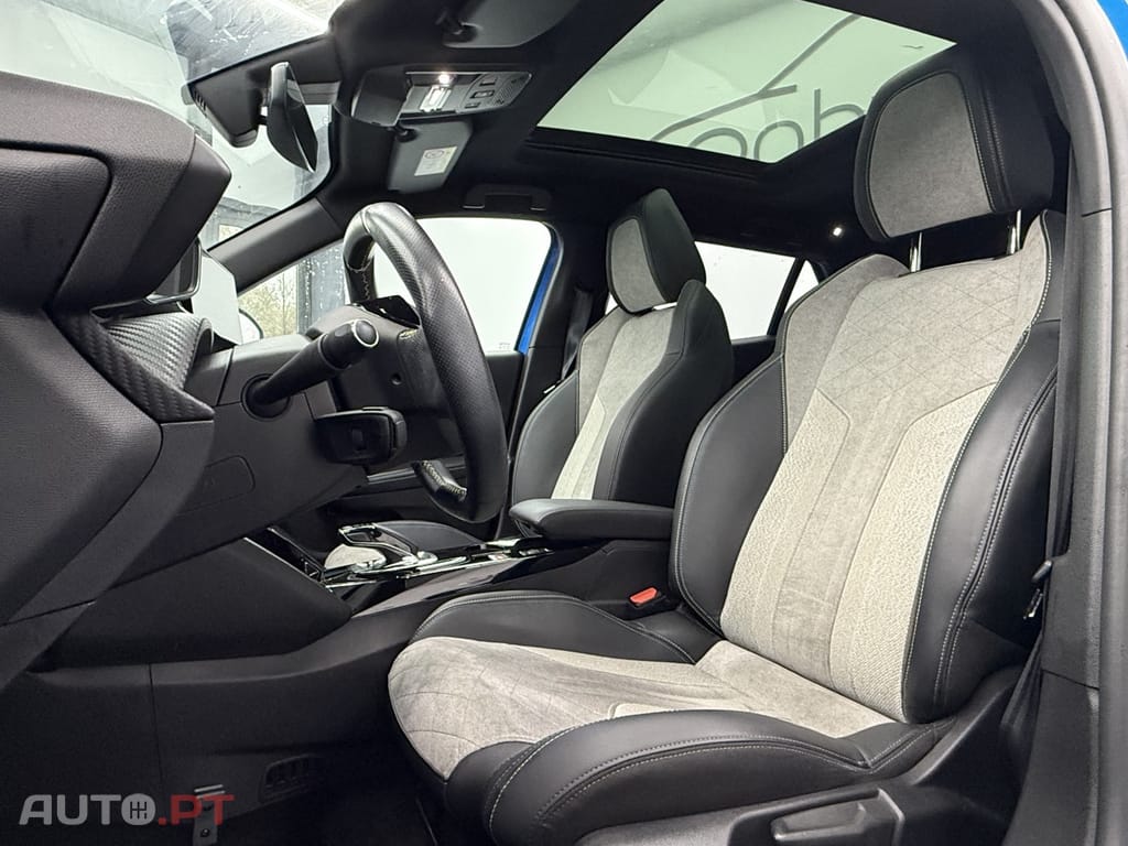 Peugeot E-2008 50 kWh GT
