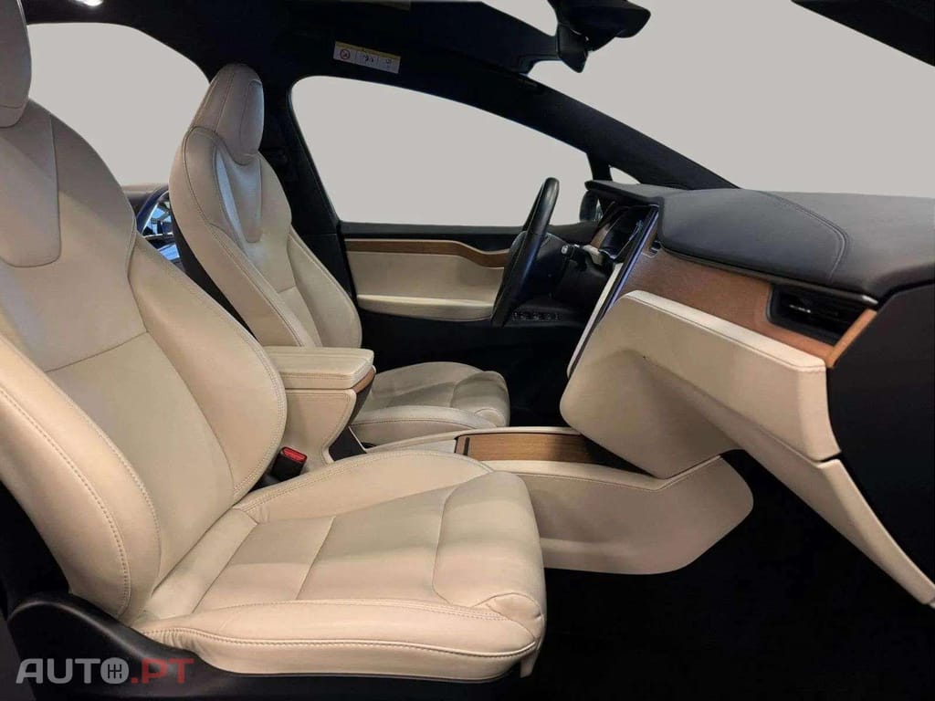 Tesla Model X LONG RANGE