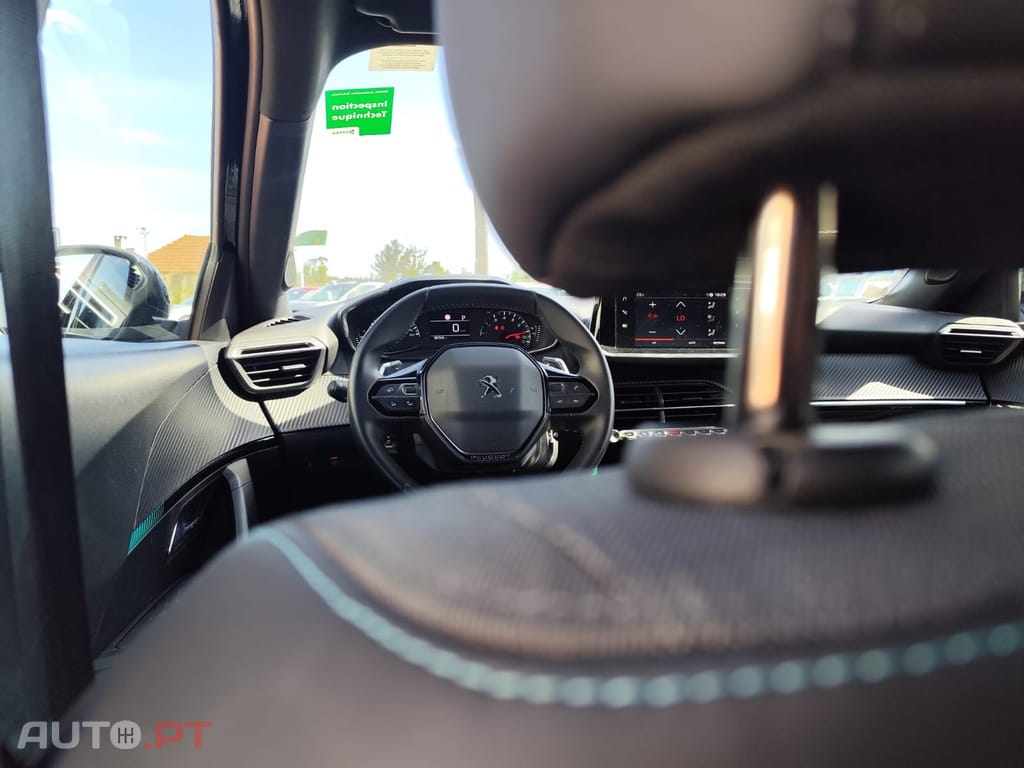 Peugeot 2008 1.2 PureTech Allure EAT8