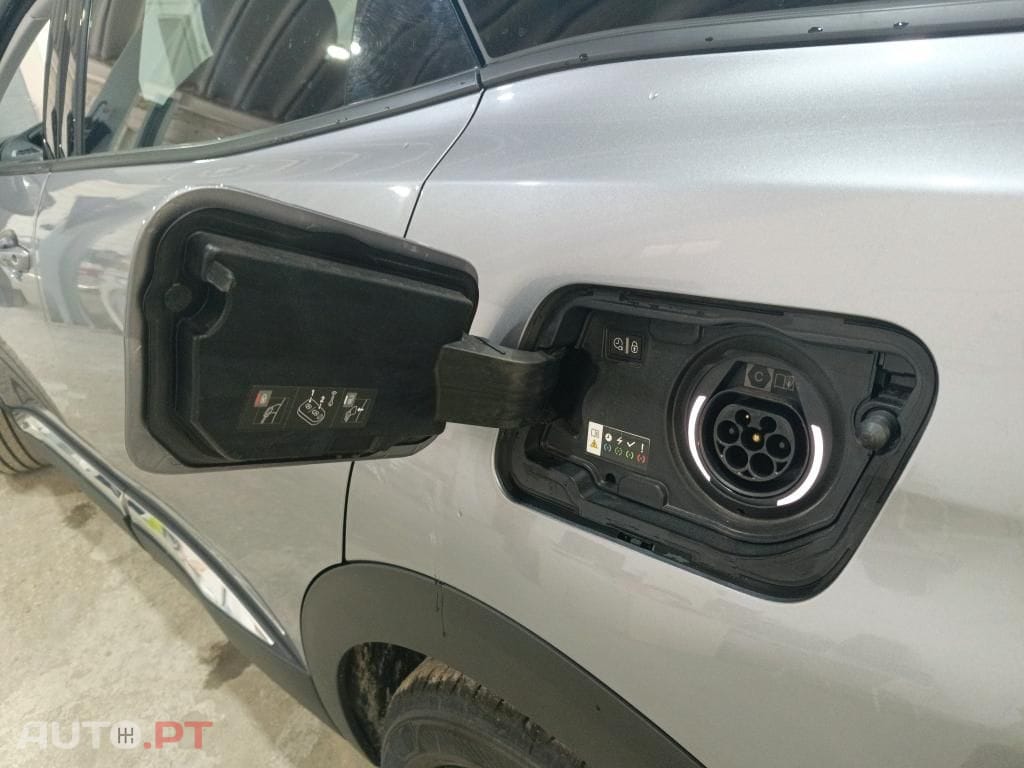 Peugeot 3008 1.6 Hybrid Allure Pack e-EAT8