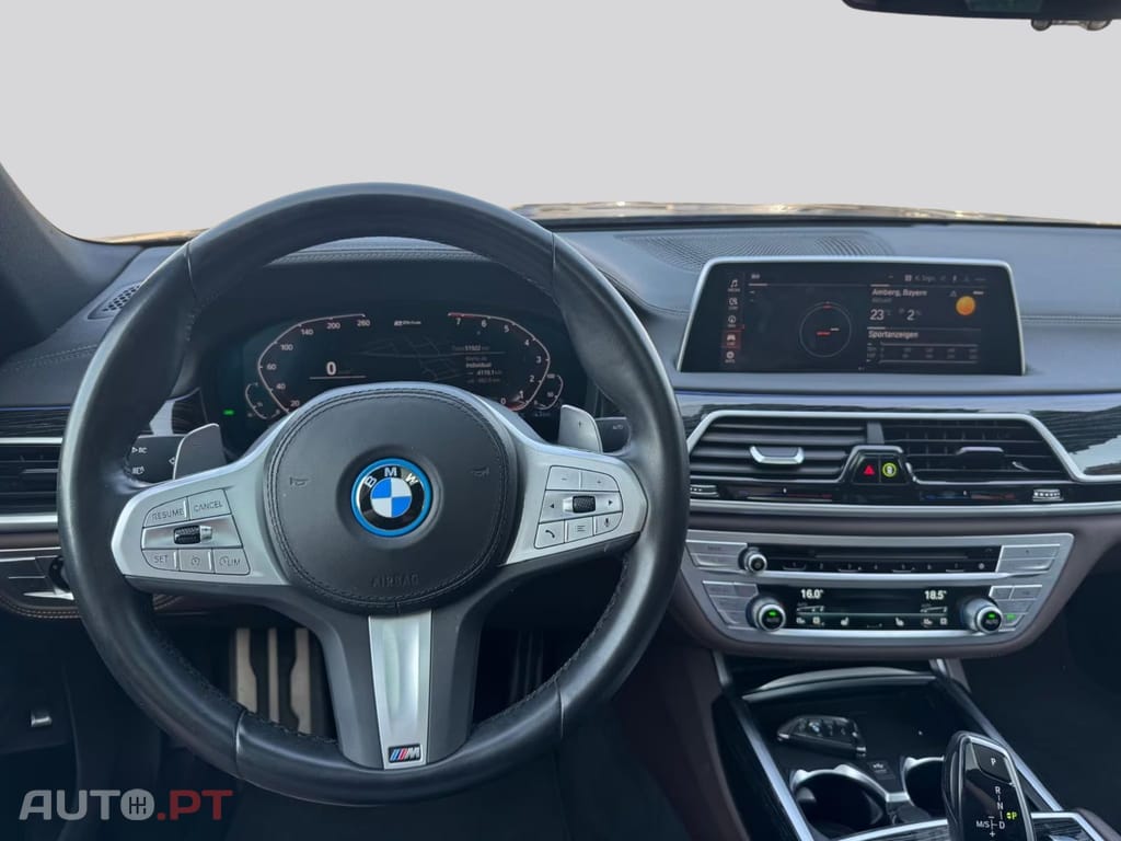 BMW 745 e M Sport I.V.A DEDUTIVEL 