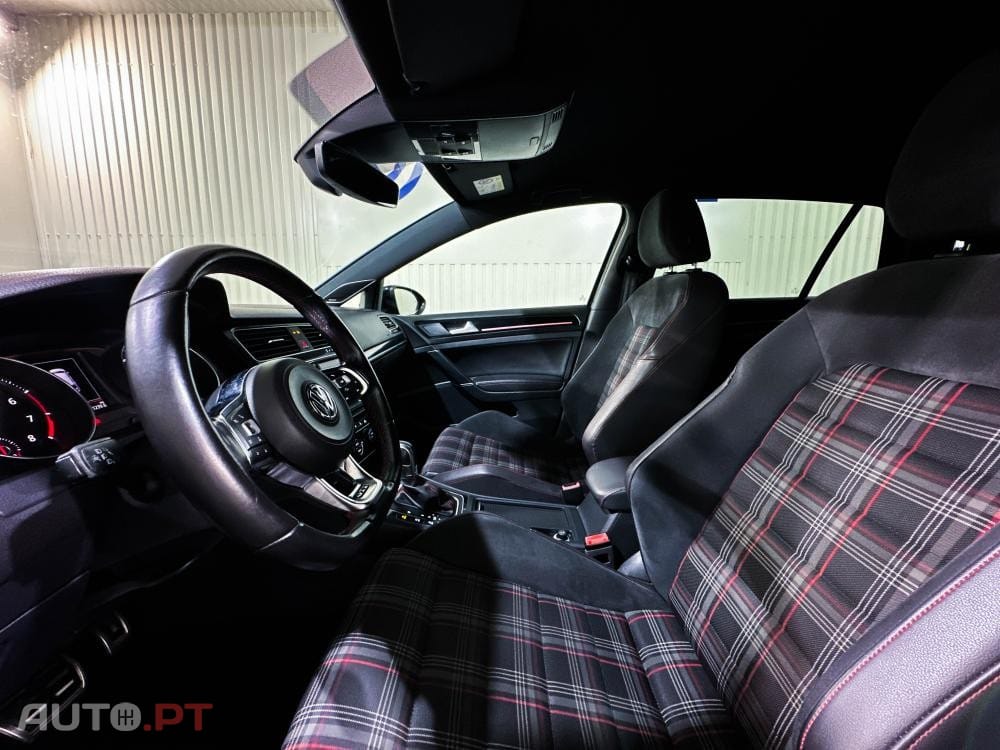 Volkswagen Golf GTi DSG
