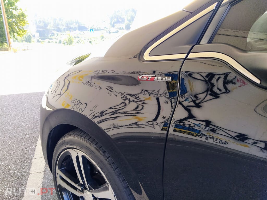 Peugeot 208 Puretech Turbo GT line