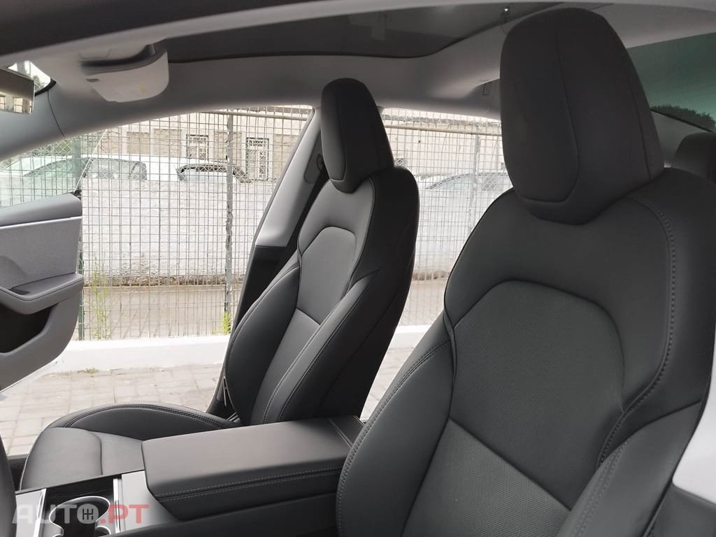 Tesla Model 3 Tração Traseira