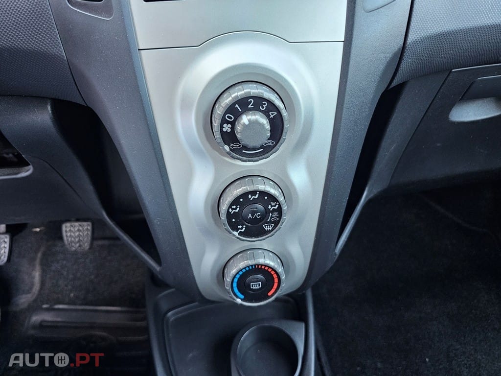 Toyota Yaris 1.0 VVT-i AC