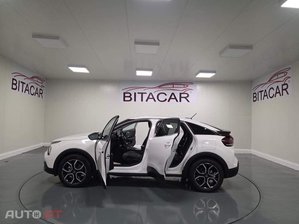 Citroën e-C4 50 kWh Shine — fotografia 6
