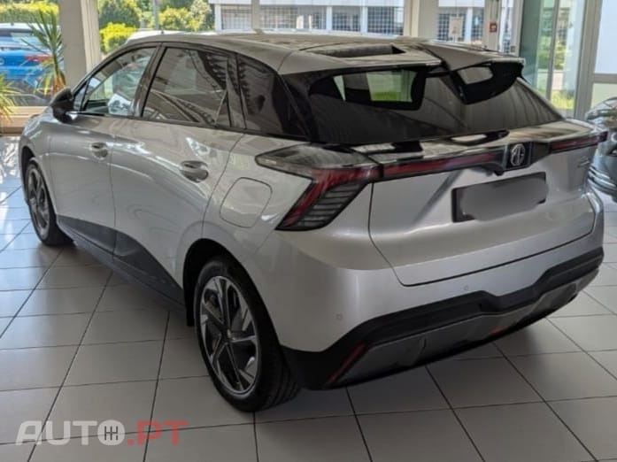 MG MG4 64 kWh Luxury