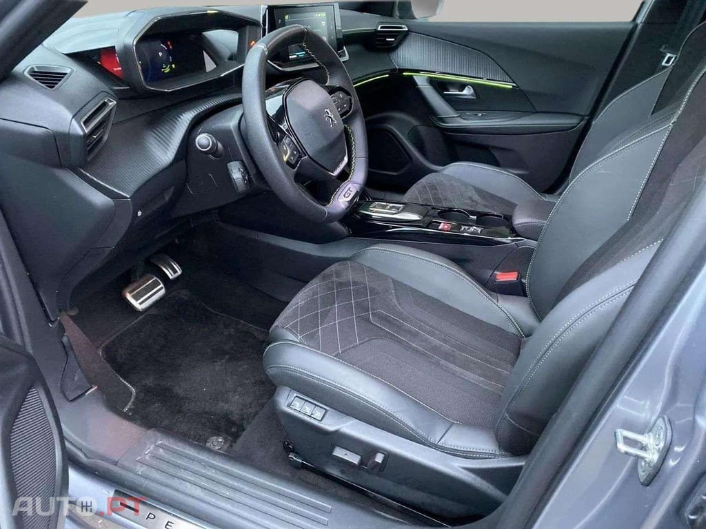 Peugeot E-2008 GT