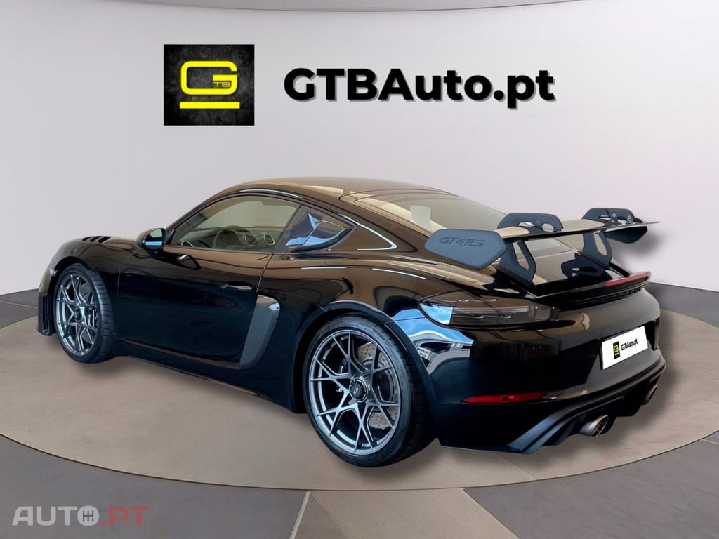 Porsche 718 GT4 RS 