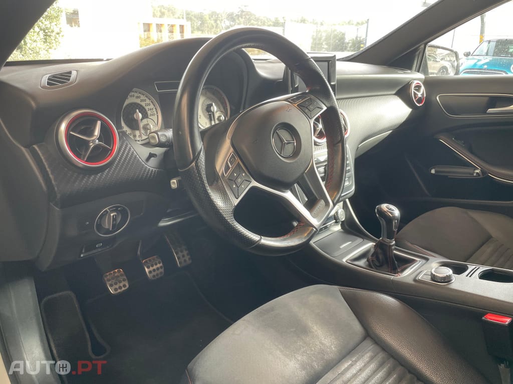 Mercedes-Benz A 200 AMG Line