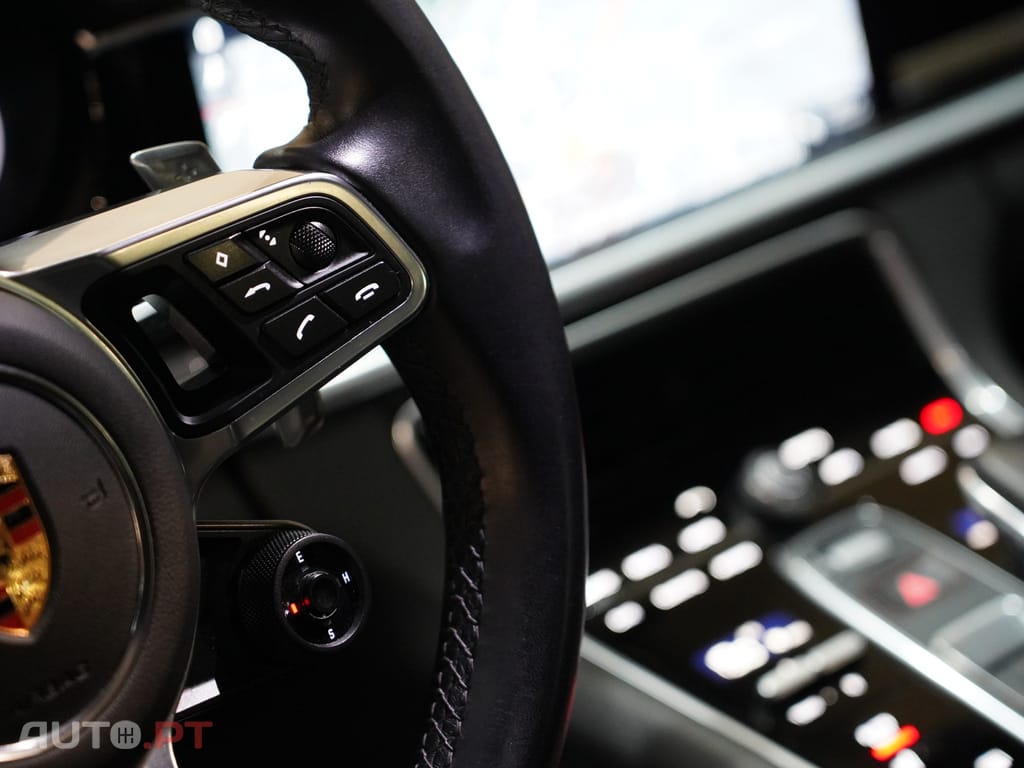 Porsche Panamera 4 E-Hybrid