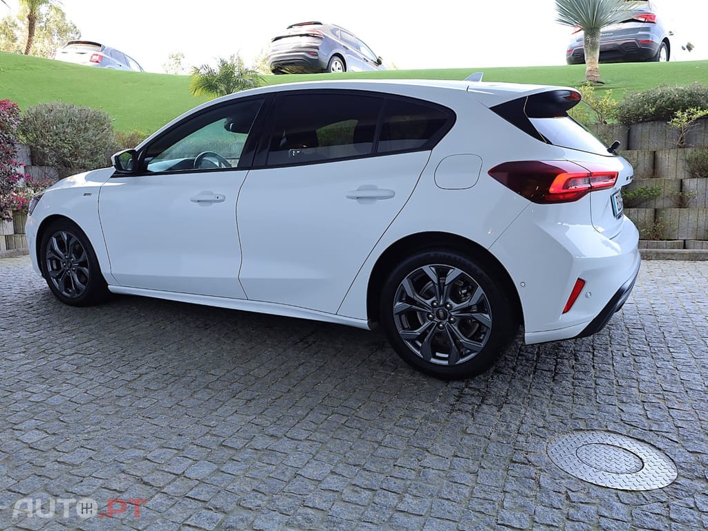 Ford Focus 1.0 Eco Boost MHEV ST-Line