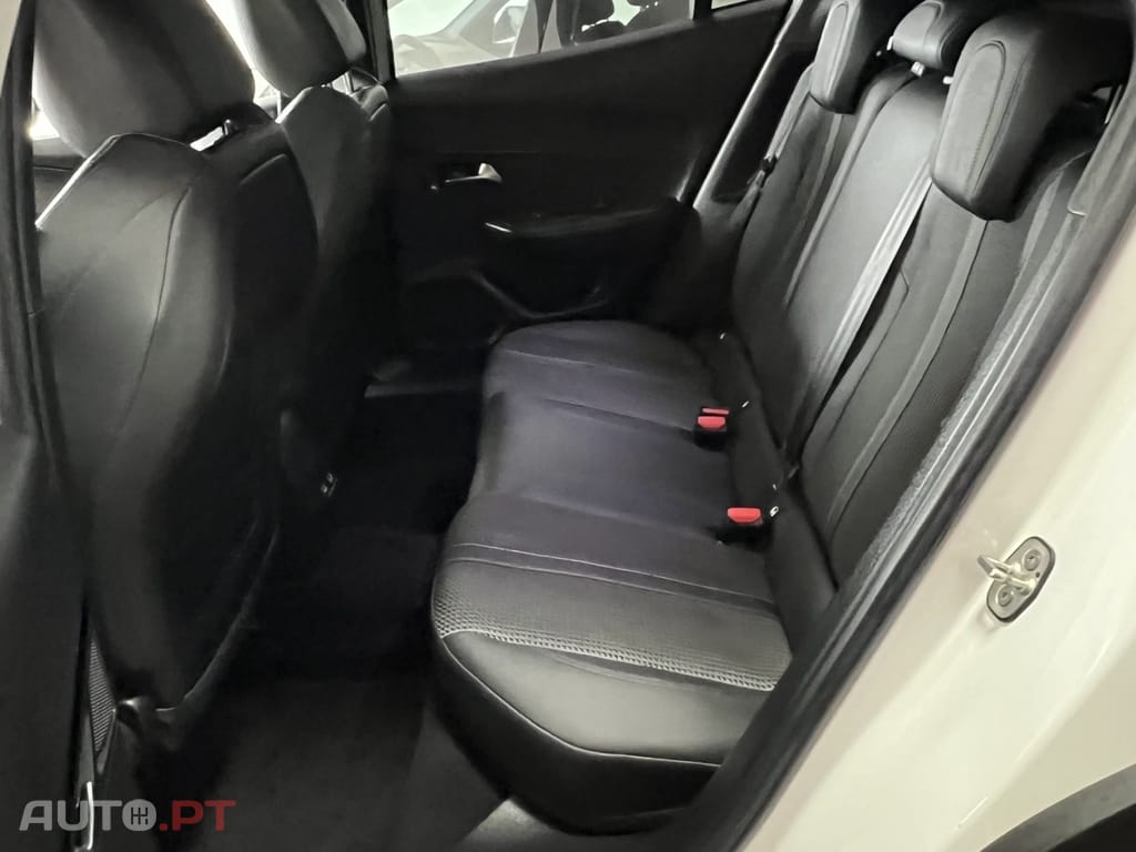 Peugeot 2008 1.2 PureTech GT Line EAT8