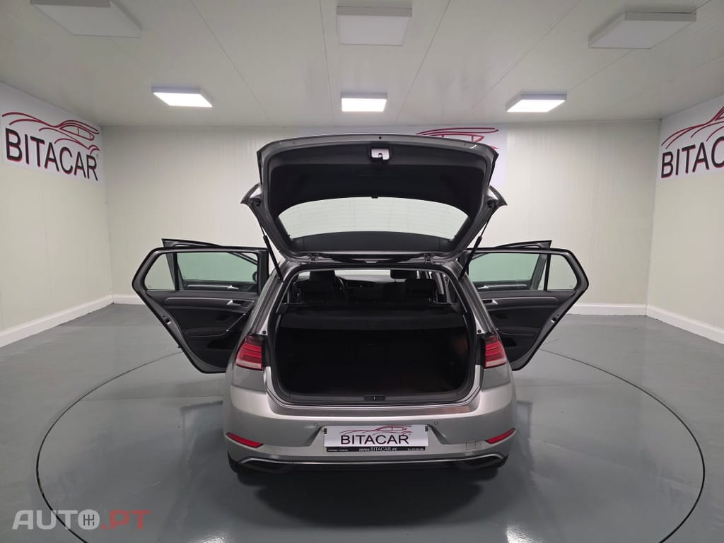 Volkswagen Golf 1.6 TDI Confortline