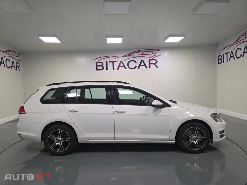 Volkswagen Golf 1.6 HDI CONFORTLINE