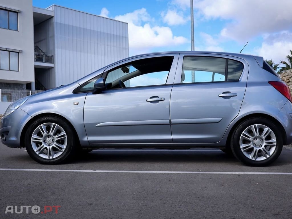 Opel Corsa 1.2 Enjoy Easytronic