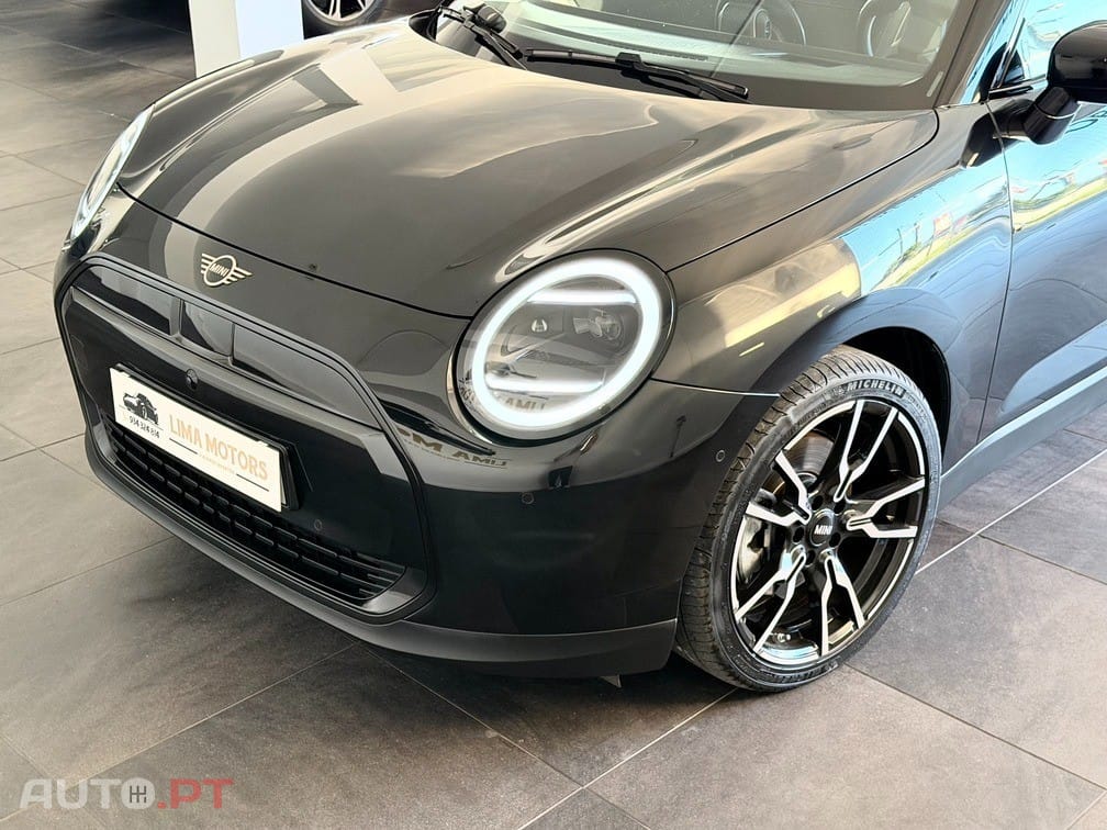 MINI Cooper Cooper E Favoured L