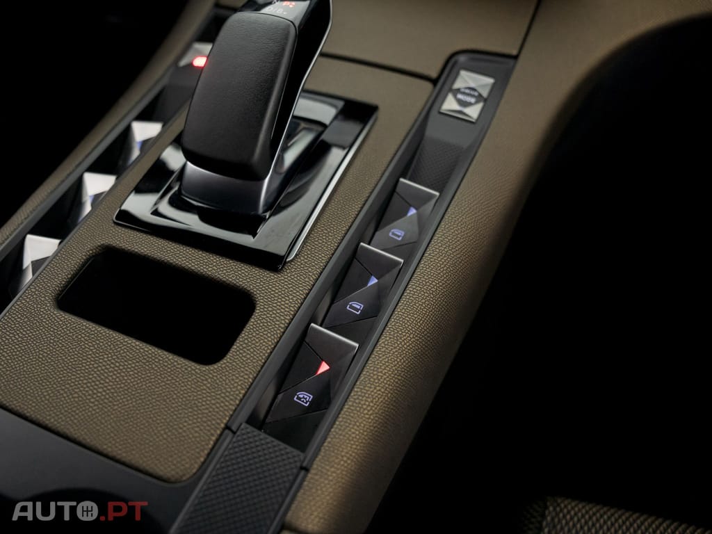 DS DS7 Crossback E-Tense Bastille+ EAT8