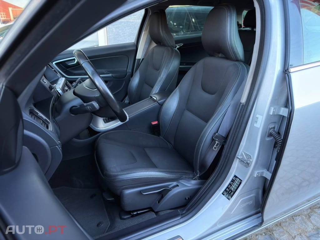 Volvo V60 2.0 D2 Momentum Drive
